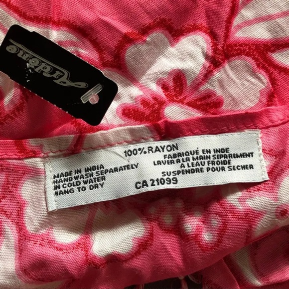 NWT| Tropical Floral Print Sarong 🌸🌺 - Picture 4 of 4